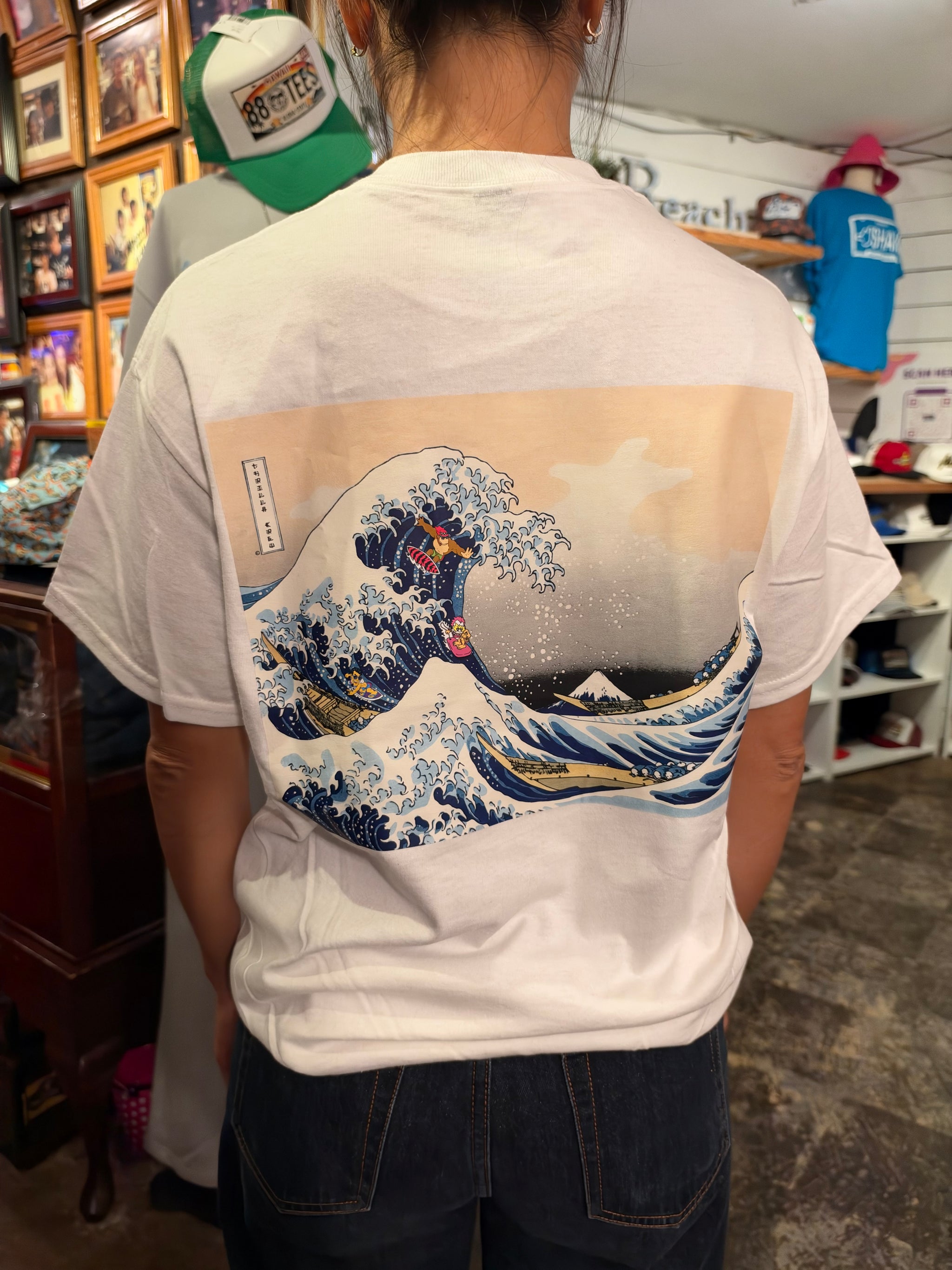 Unisex – 88 Tees - Honolulu, Hawaii