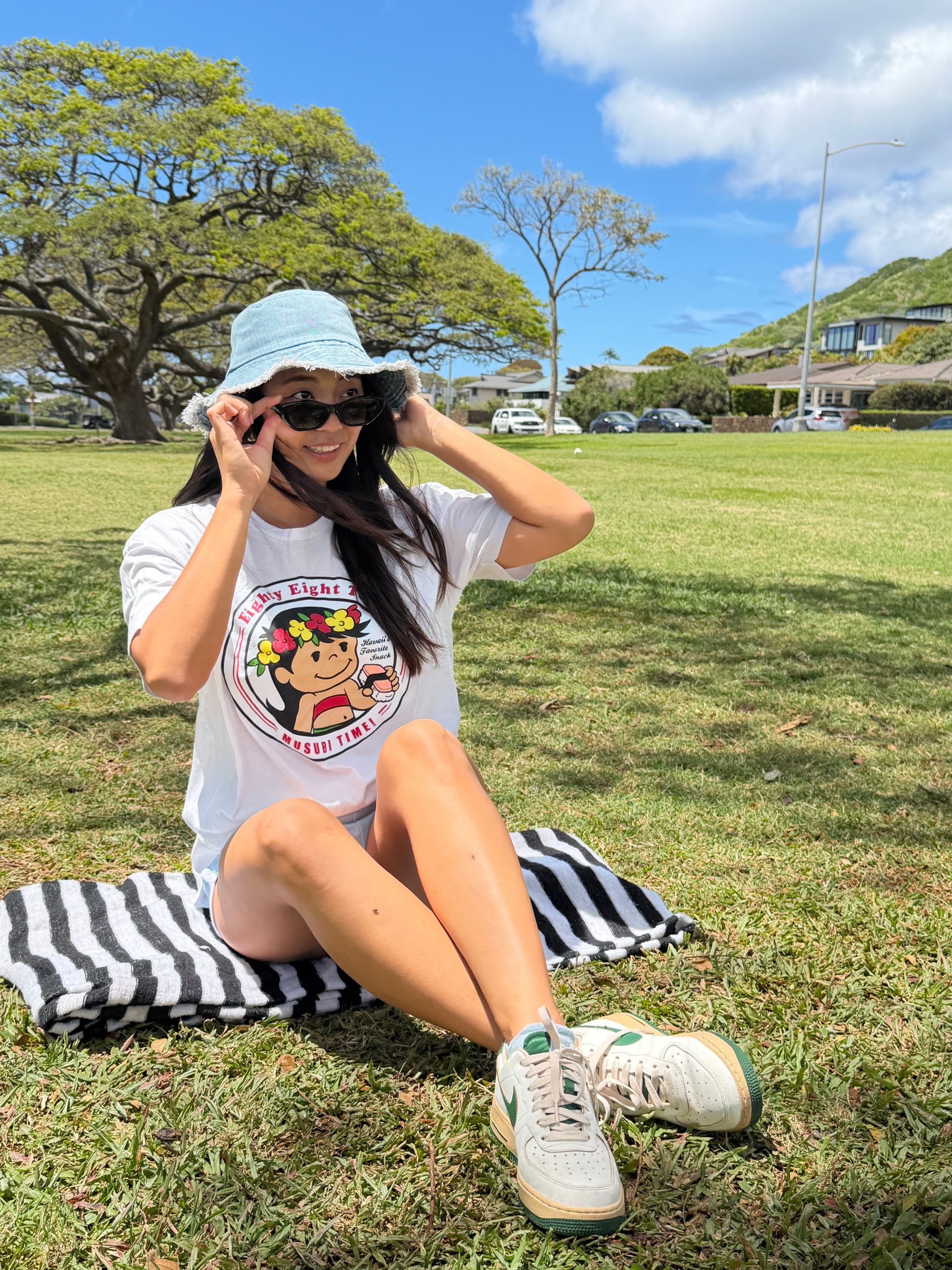 Unisex – 88 Tees - Honolulu, Hawaii