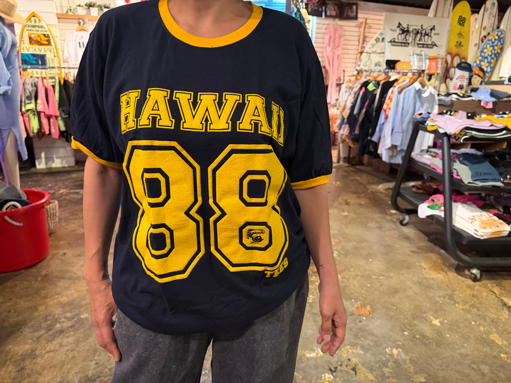 Unisex – 88 Tees - Honolulu, Hawaii